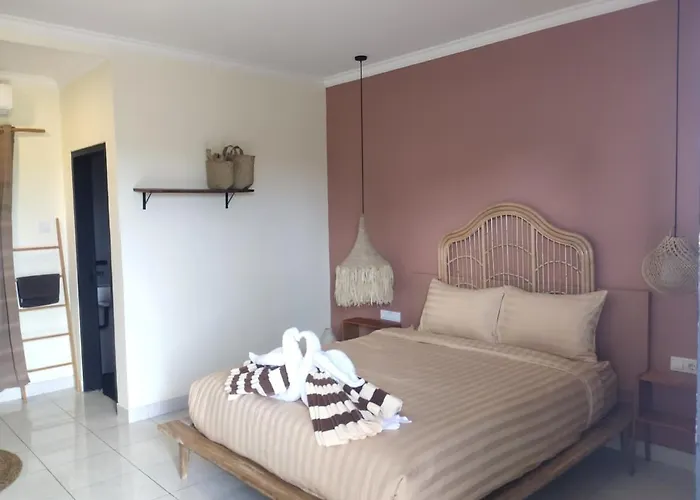 Sentana Hotel *